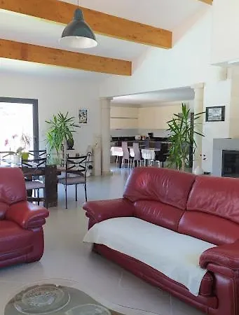 Villa Felines Villa