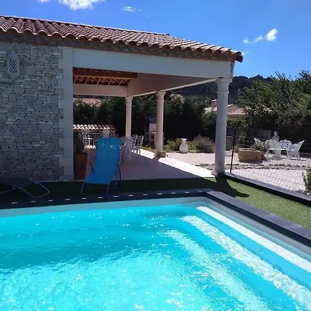 Villa Felines