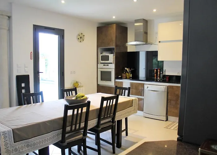 Villa Felines Villa *